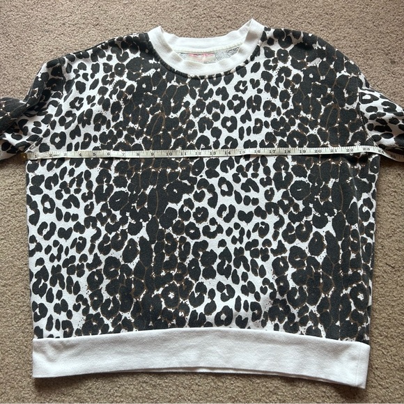 Betsy Johnson Cheetah Print Sweatshirt-L - Picture 4 of 5